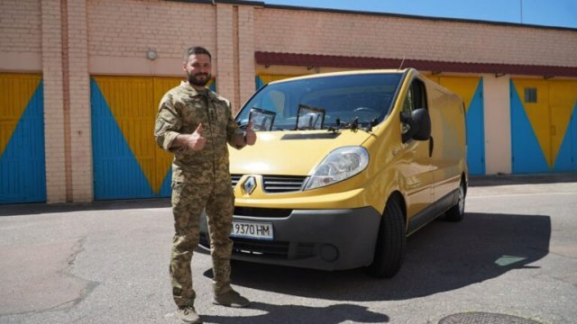 Захисникам України в Житомирі передали мікроавтобус. ФОТО