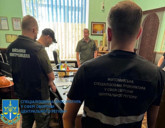 У Житомирській області на командира "працювали" військові: будували будинок та магазин. ФОТО