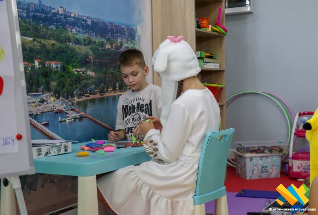 У Житомирі відкрили центр підтримки для переселенців з героїчного міста. ФОТО