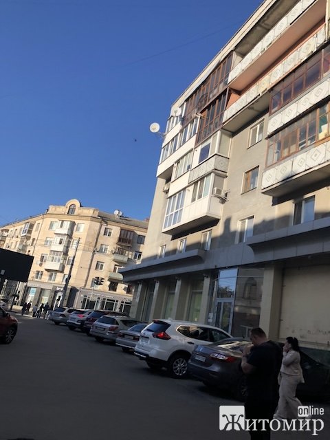Чому в Житомирі немає жодної цивілізованої парковки?