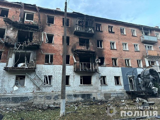 Поліція показала наслідки обстрілу Конотопа. ФОТО