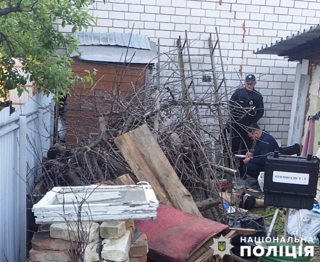 Намагався приховати тіло на подвір Намагався приховати тіло на подвір