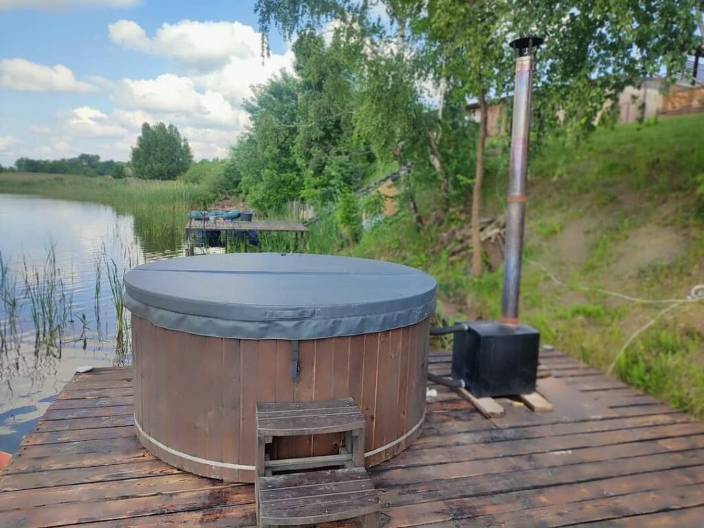 Мешканці Житомира та області можуть по-осінньому відпочити в чарівному куточку на березі водойми - Події. Джерело: Zhitomir-OnLine Мешканці Житомира та області можуть по-осінньому відпочити в чарівному куточку на березі водойми - фото №1