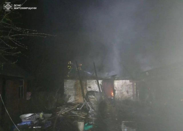 У селі Житомирського району вогнеборці виявили загиблого 71-річного чоловіка. ФОТО У селі Житомирського району вогнеборці виявили загиблого 71-річного чоловіка. ФОТО
