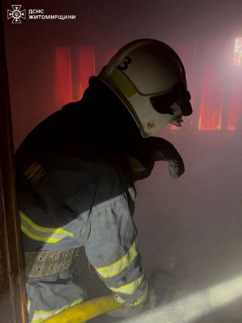 У місті на Житомирщині на пожежі виявили тіло чоловіка. ФОТО