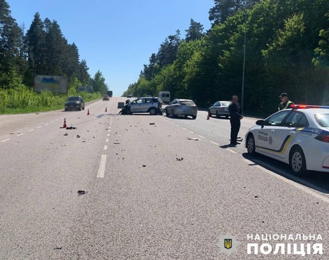 Подробиці ДТП біля Житомира: травми отримали пасажирка та водій Cherry Подробиці ДТП біля Житомира: травми отримали пасажирка та водій Cherry