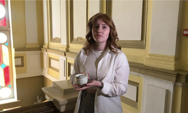 У Житомирі зберігається чашка для вусів 19 століття. ВІДЕО У Житомирі зберігається чашка для вусів 19 століття. ВІДЕО