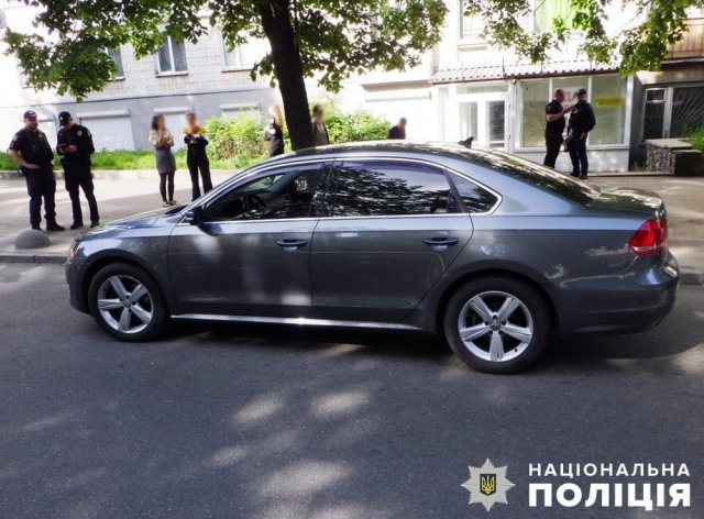 Погрожував ножем та пошкодив автомобіль: житомирські поліцейські затримали водія «Range Rover»