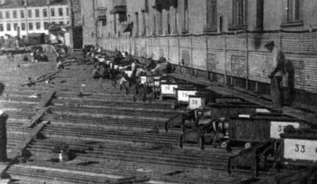 У СРСР рухали будинки, поки в них спали люди: навіщо та як це відбувалось У СРСР рухали будинки, поки в них спали люди: навіщо та як це відбувалось
