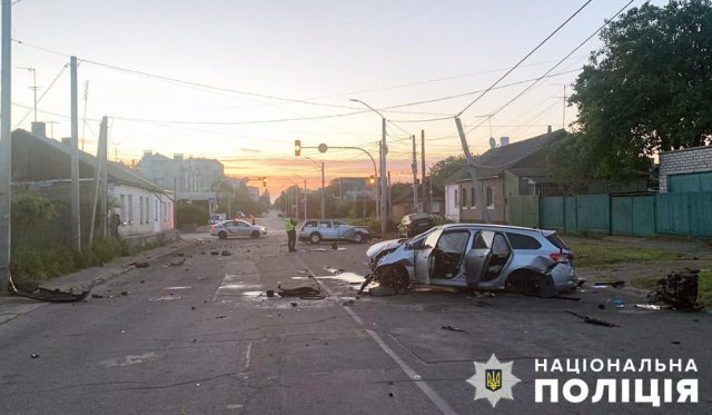 Автотроща в Житомирі: травмовано трьох осіб, а поліція шукає одного з водіїв-учасників ДТП