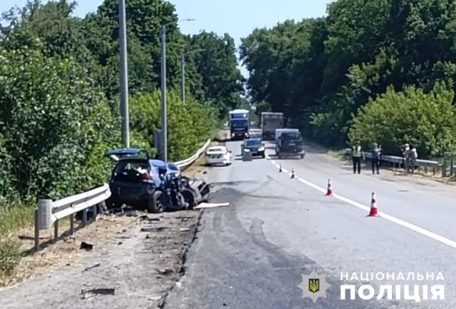 Подробиці ДТП на житомирській трасі: зіштовхнулися вантажівка та Volkswagen, водія легковика госпіталізували Подробиці ДТП на житомирській трасі: зіштовхнулися вантажівка та Volkswagen, водія легковика госпіталізували