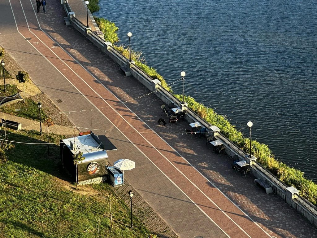 Набережну у Житомирі заполоняють МАФи. ФОТО - Події, Топ-новини. Джерело: Zhitomir-OnLine Набережну у Житомирі заполоняють МАФи. ФОТО - фото №
