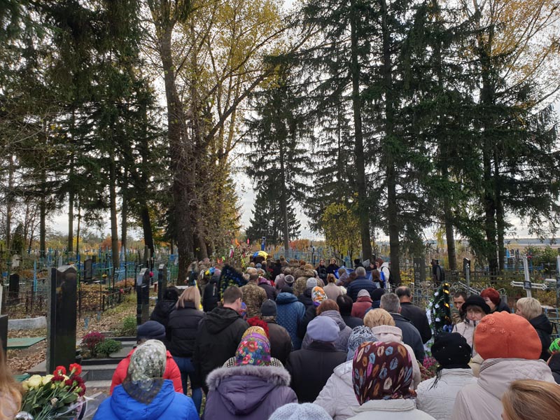 На Бердичівщині попрощались з нацгвардійцем бригади «Буревій» Денисом Митрофановим - Події. Джерело: Zhitomir-OnLine На Бердичівщині попрощались з нацгвардійцем бригади «Буревій» Денисом Митрофановим - фото №3