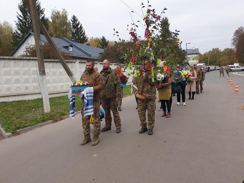На Бердичівщині попрощались з нацгвардійцем бригади «Буревій» Денисом Митрофановим - Події. Джерело: Zhitomir-OnLine На Бердичівщині попрощались з нацгвардійцем бригади «Буревій» Денисом Митрофановим - фото №1