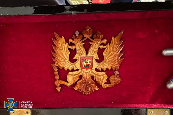 СБУ затримала на Житомирщині ділків, які постачали до рф граніт для виготовлення пам’ятників загиблим рашистам СБУ затримала на Житомирщині ділків, які постачали до рф граніт для виготовлення пам’ятників загиблим рашистам