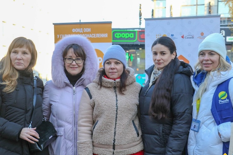 У Житомирі влаштували вуличну акцію із протидії насильства - Події. Джерело: Zhitomir-OnLine У Житомирі влаштували вуличну акцію із протидії насильства - фото №