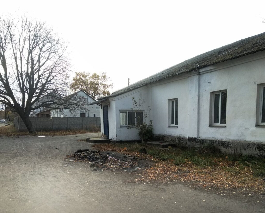 У селищі Коростенського району невідомі особи спалили три сміттєві контейнери - Події. Джерело: Zhitomir-OnLine У селищі Коростенського району невідомі особи спалили три сміттєві контейнери - фото №