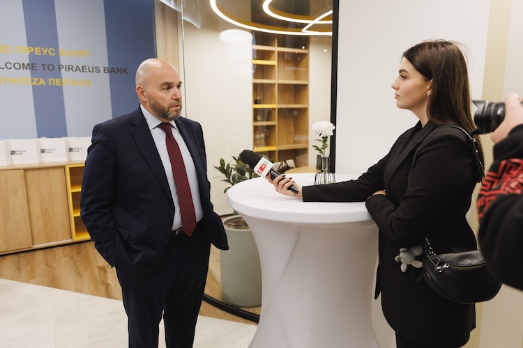 Піреус Банк відкрив нове сучасне відділення в Житомирі - Події. Джерело: Zhitomir-OnLine Піреус Банк відкрив нове сучасне відділення в Житомирі - фото №1