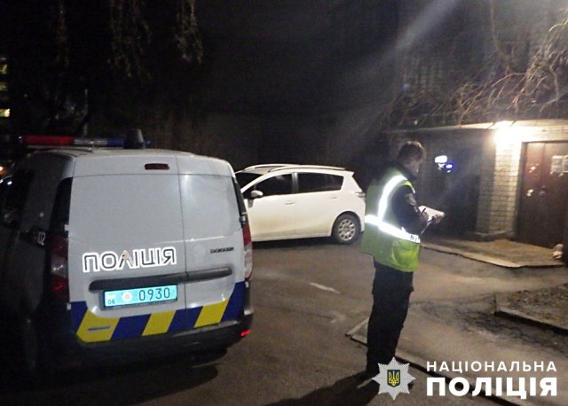 На Шевченка в Житомирі 16-річна дівчина впала з даху багатоповерхівки На Шевченка в Житомирі 16-річна дівчина впала з даху багатоповерхівки