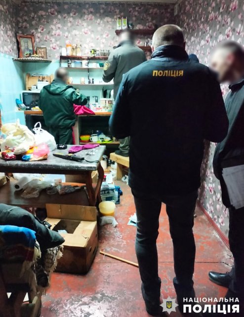 На Житомирщині поліцейські перекрили канал постачання наркотиків до тюрми. ФОТО На Житомирщині поліцейські перекрили канал постачання наркотиків до тюрми. ФОТО
