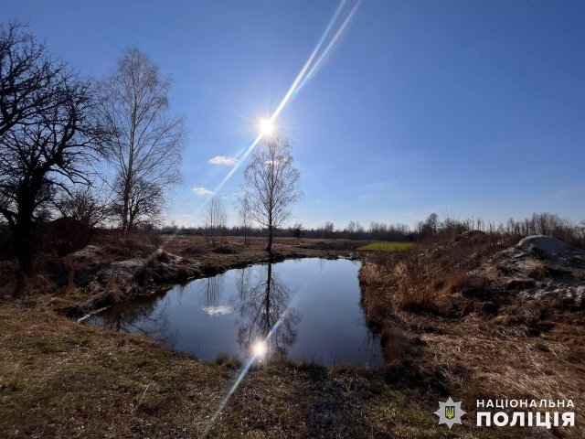 У водоймі на Житомирщині бабуся виявила тіло 14-річного внука. ФОТО У водоймі на Житомирщині бабуся виявила тіло 14-річного внука. ФОТО