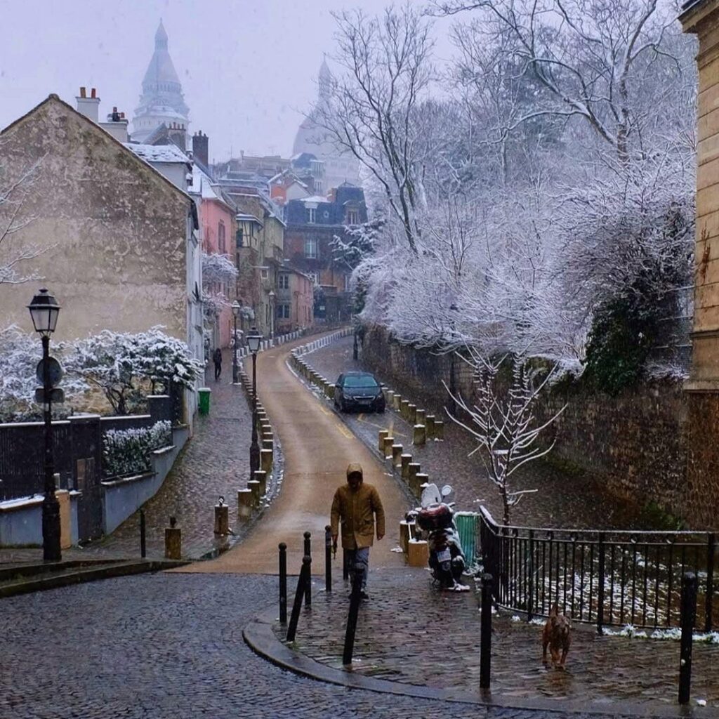 Монмартр (Montmartre) в снігу, Париж, Франція. ФОТО - фото №1