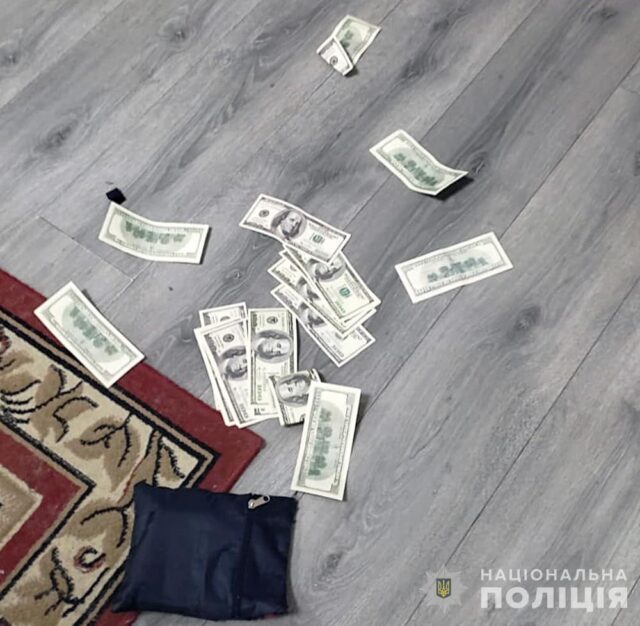 У Звягелі правоохоронці затримали осіб, які У Звягелі правоохоронці затримали осіб, які