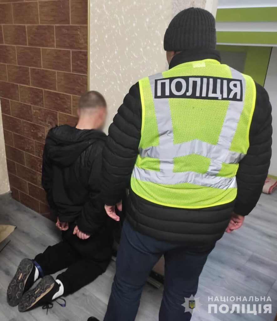У Звягелі правоохоронці затримали осіб, які У Звягелі правоохоронці затримали осіб, які