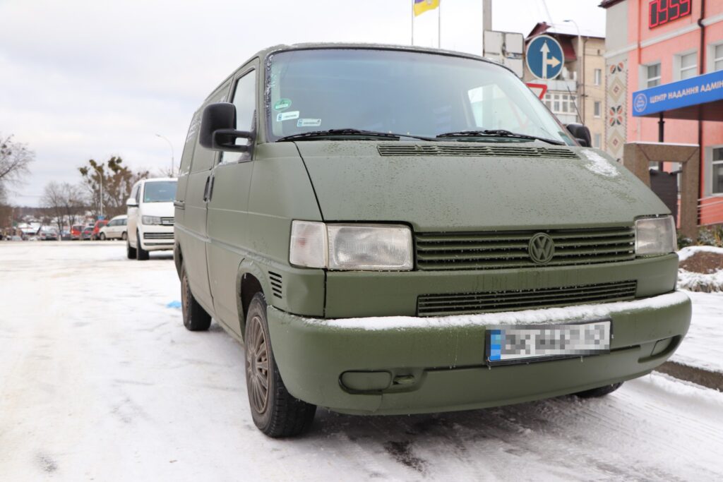 Одна з громад Житомирщини ледь не щотижня передає захисникам автівки - Інформація. Джерело: Zhitomir-OnLine Одна з громад Житомирщини ледь не щотижня передає захисникам автівки - фото №