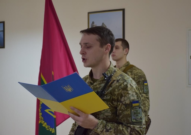 У Житомирі прикордонники-новобранці склали військову присягу - Події. Джерело: Zhitomir-OnLine У Житомирі прикордонники-новобранці склали військову присягу - фото №3