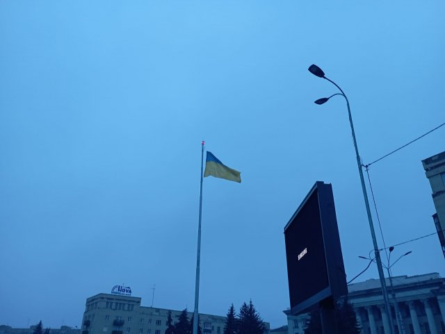 На майдані Соборному в Житомирі знову розірвався прапор. ФОТО