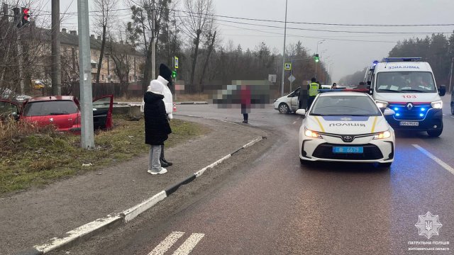 Біля Житомира сталася ДТП з потерпілими. ФОТО Біля Житомира сталася ДТП з потерпілими. ФОТО