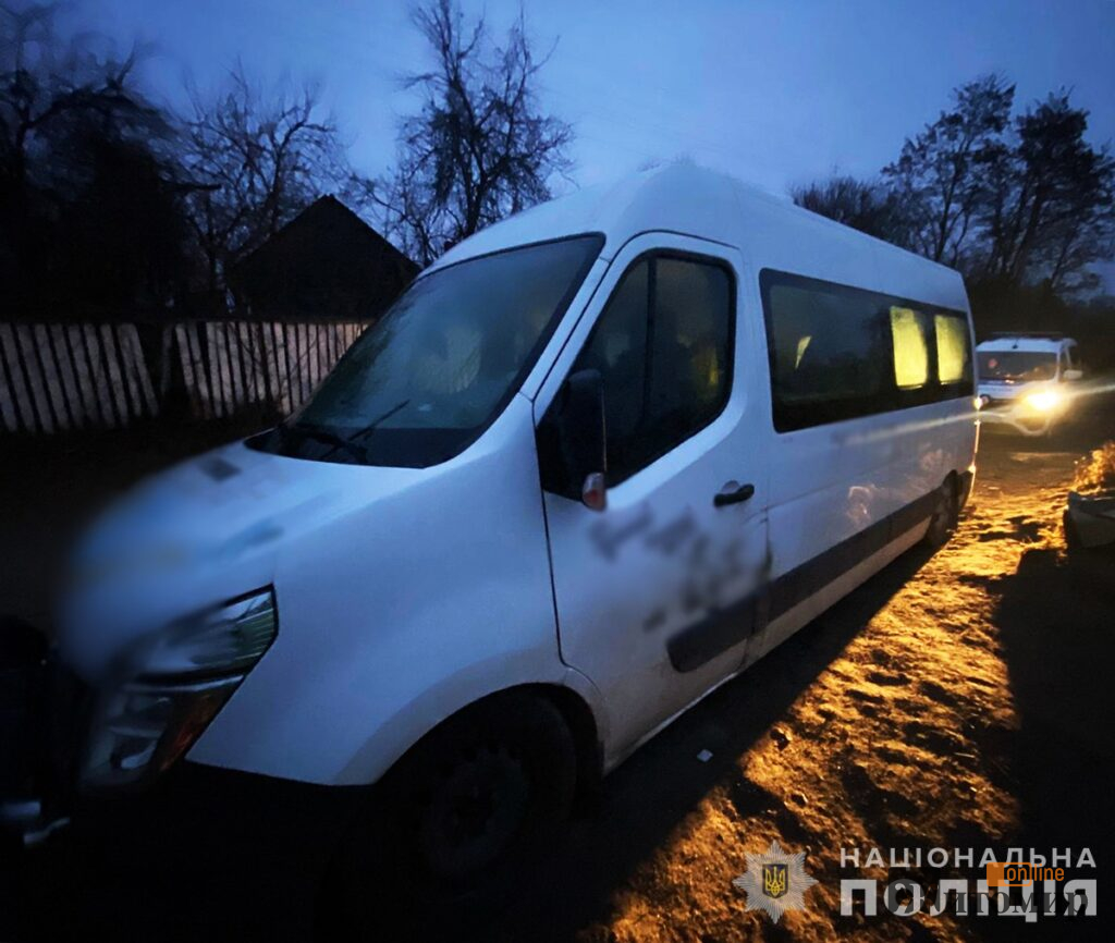 На Радомишльщині під час сварки хлопець пошкодив авто селянки: молодику загрожує до 5 років тюрми - Події. Джерело: Zhitomir-OnLine На Радомишльщині під час сварки хлопець пошкодив авто селянки: молодику загрожує до 5 років тюрми - фото №