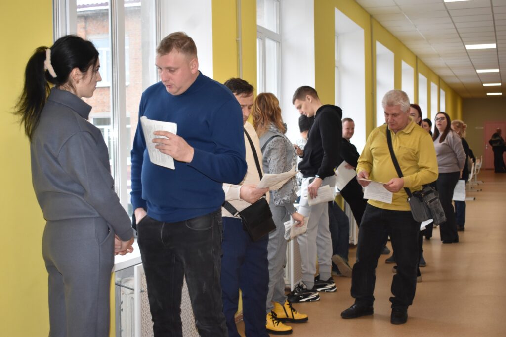 Рекорд по області - у Коростені зібрано понад 70 літрів донорської крові - Інформація. Джерело: Zhitomir-OnLine Рекорд по області - у Коростені зібрано понад 70 літрів донорської крові - фото №3