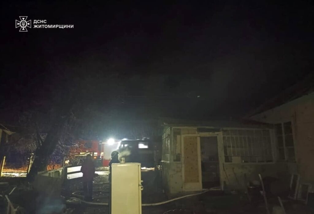 У селі Житомирського району горів житловий будинок - Події. Джерело: Zhitomir-OnLine У селі Житомирського району горів житловий будинок - фото №