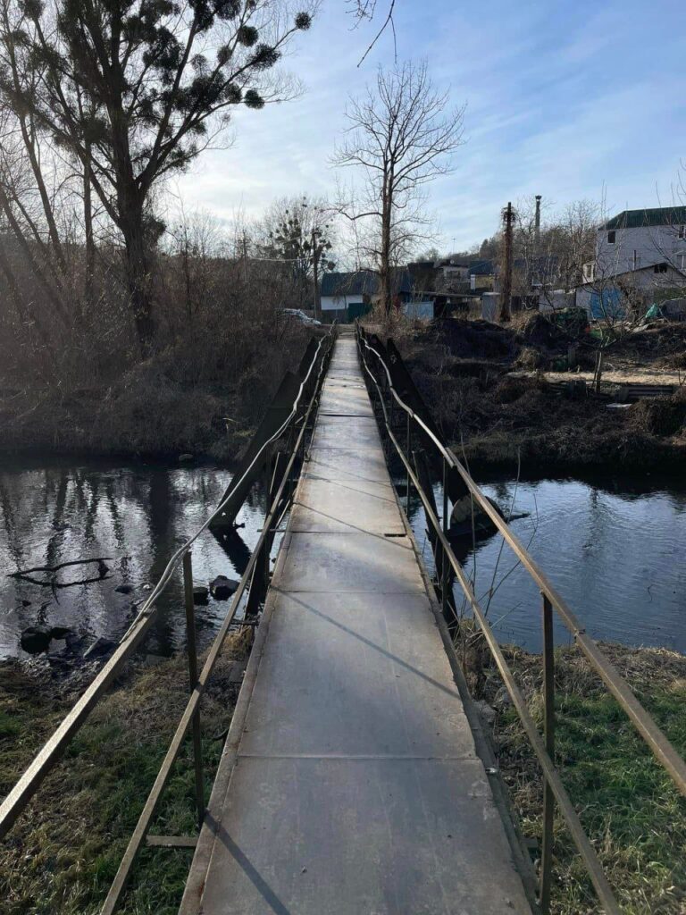 Дикі качки та міст через Кам'янку в Житомирі. ФОТО - Події. Джерело: Zhitomir-OnLine Дикі качки та міст через Кам'янку в Житомирі. ФОТО - фото №1