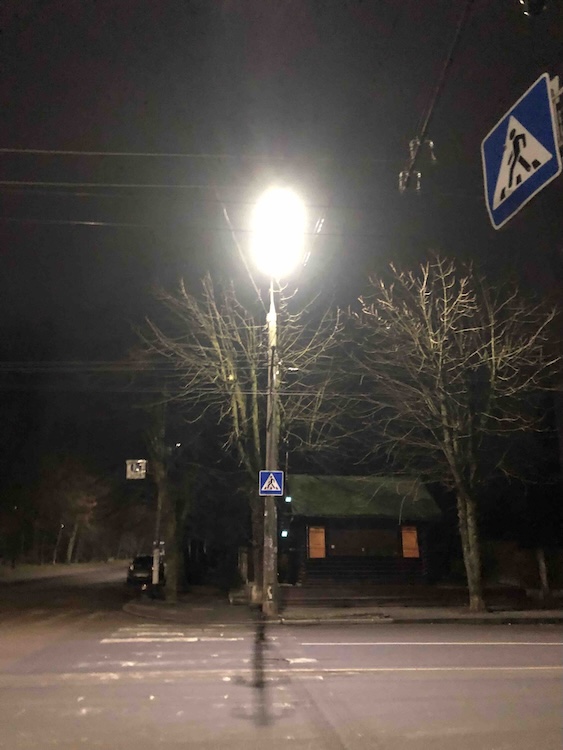 Чи потрібно в Житомирі вмикати вночі вуличне освітлення, якщо електроенергія в дефіциті? - Думка, Інформація, Топ-новини. Джерело: Zhitomir-OnLine Чи потрібно в Житомирі вмикати вночі вуличне освітлення, якщо електроенергія в дефіциті? - фото №