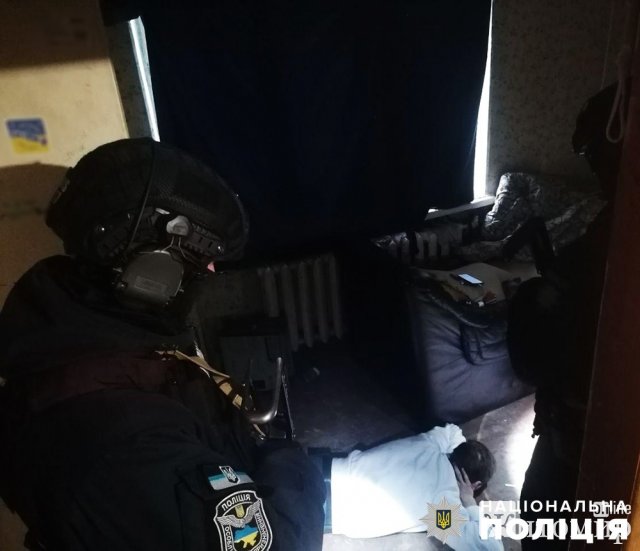 Молодий бердичівлянин "надавав" допомогу та спустошував електронні гаманці людей. ФОТО