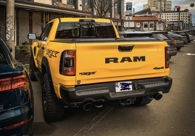 У Києві помітили рідкісний пікап Ram 1500 TRX Havoc Edition - Технодрайв, Україна. Джерело: Zhitomir-OnLine У Києві помітили рідкісний пікап Ram 1500 TRX Havoc Edition - фото №