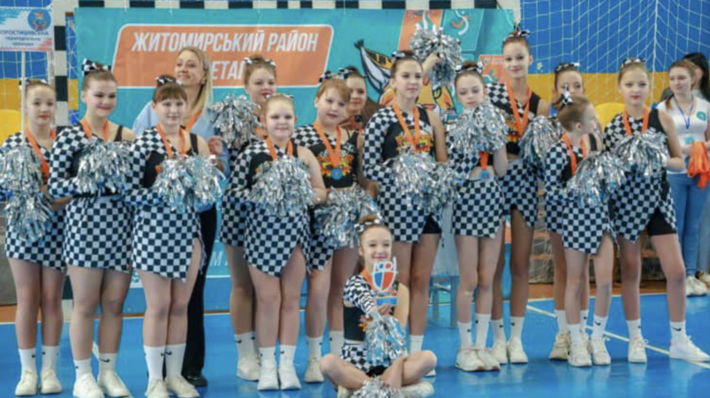 Черлідинг у Житомирі: підсумки третього етапу «Пліч-о-пліч». ФОТО - Події. Джерело: Zhitomir-OnLine Черлідинг у Житомирі: підсумки третього етапу «Пліч-о-пліч». ФОТО - фото №