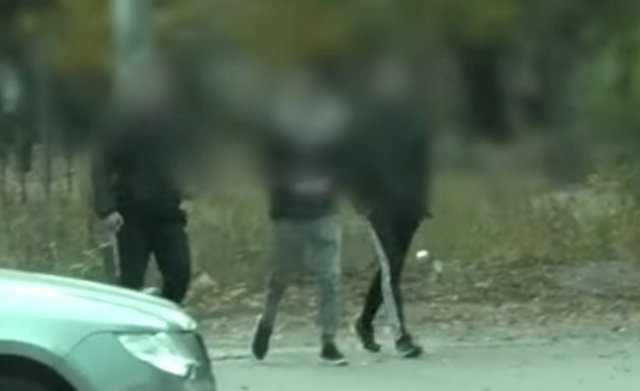 «Вибивали» неіснуючі борги: у Коростені затримали банду рекетирів, яку очолював кримінальний авторитет «Вибивали» неіснуючі борги: у Коростені затримали банду рекетирів, яку очолював кримінальний авторитет