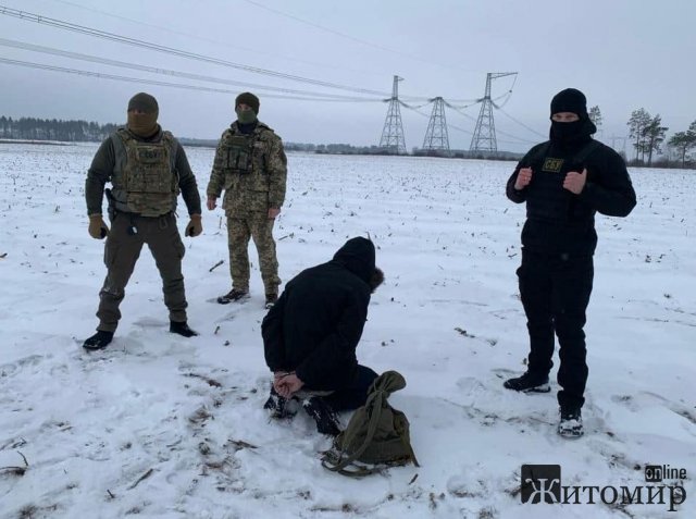 Житомирські прикордонники затримали "вагнерівця": намагання встановити GPS-трекери для коригування ударів дронами