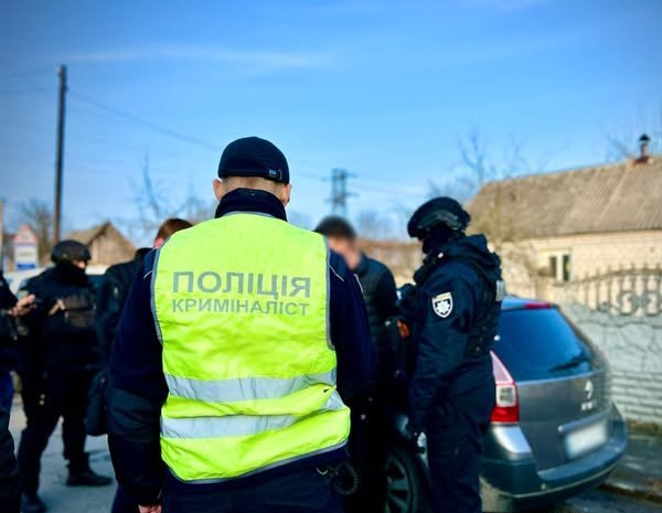 На Житомирщині правоохоронці затримали двох наркоторговців. ФОТО - Події. Джерело: Zhitomir-OnLine На Житомирщині правоохоронці затримали двох наркоторговців. ФОТО - фото №