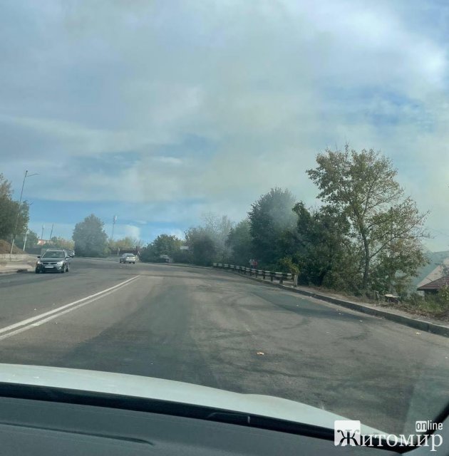 Неподалік бердичівського мосту - пожежа Неподалік бердичівського мосту - пожежа