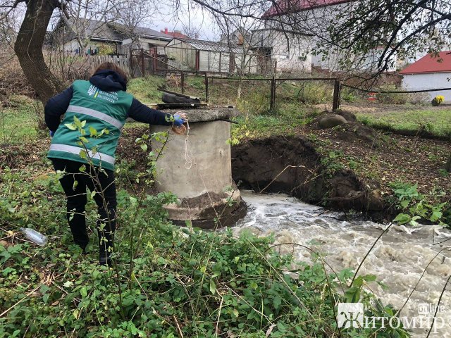 У житомирський Тетерів знову потрапили нечистоти з водоканалу У житомирський Тетерів знову потрапили нечистоти з водоканалу