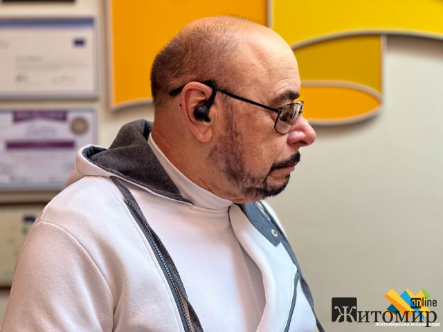 У Житомирі міський голова вручив подяку водію соціального авто міського територіального центру У Житомирі міський голова вручив подяку водію соціального авто міського територіального центру