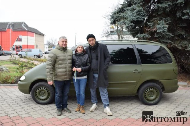 Олевська громада передала автомобіль для військового-захисника