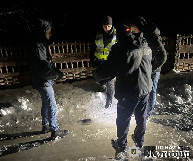 На Житомирщині ВАЗ збив чоловіка та зник з місця ДТП: поліцейські розшукали п На Житомирщині ВАЗ збив чоловіка та зник з місця ДТП: поліцейські розшукали п