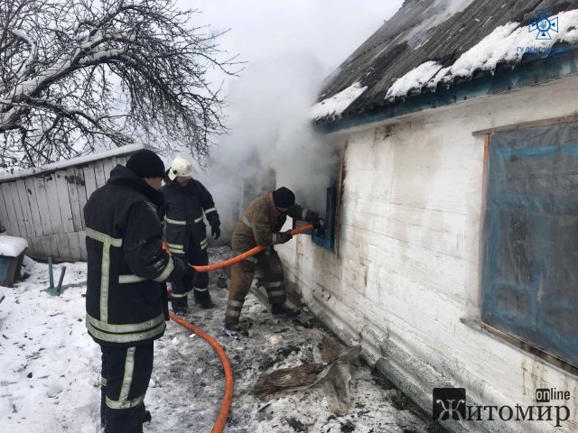 Через пічне опалення у селі на Житомирщині загинула жінка. ФОТО Через пічне опалення у селі на Житомирщині загинула жінка. ФОТО