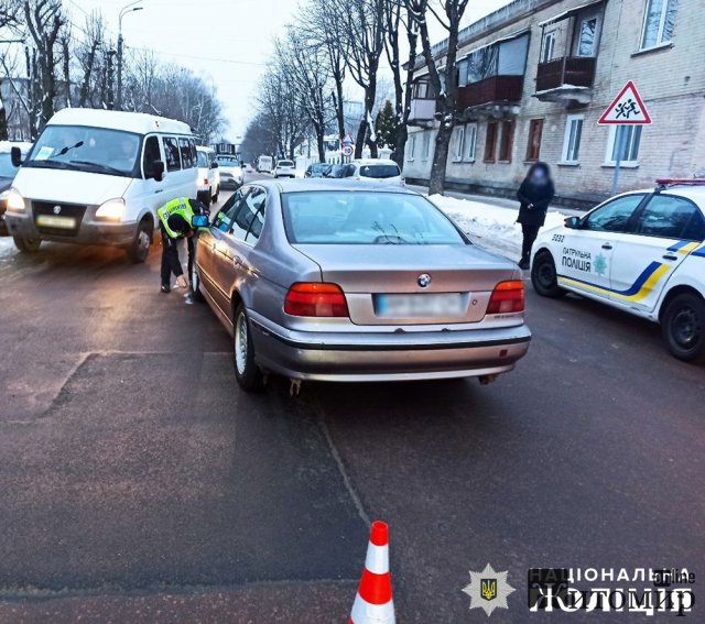На Домбровського в Житомирі водійка на BMW збила жінку. ФОТО На Домбровського в Житомирі водійка на BMW збила жінку. ФОТО